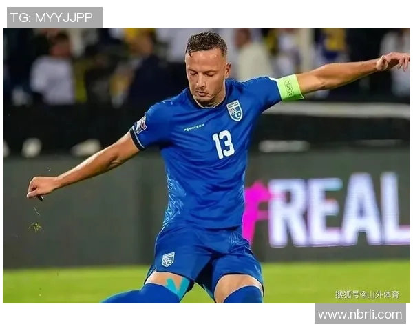 球星在足球球队中的多重角色与关键作用分析