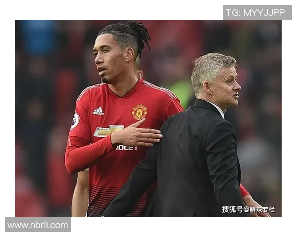 足球脚臭球星更衣室秘闻引发队友热议尴尬场面不断升级